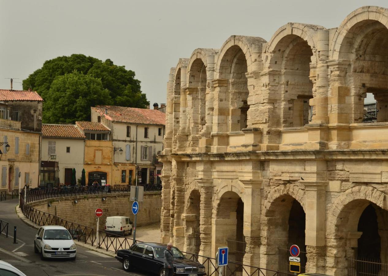 Aux Pieds Des Arenes Appartement Arles Buitenkant foto