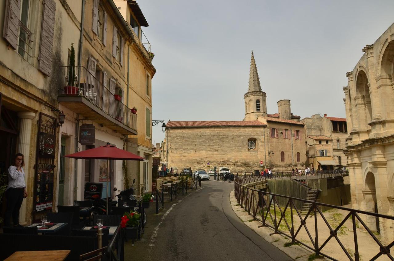Aux Pieds Des Arenes Appartement Arles Buitenkant foto