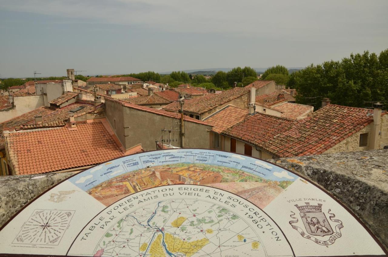 Aux Pieds Des Arenes Appartement Arles Buitenkant foto