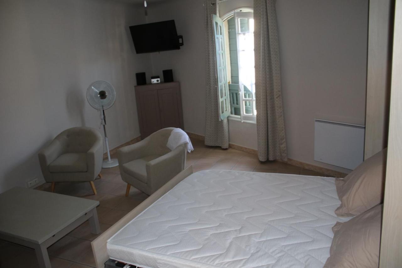 Aux Pieds Des Arenes Appartement Arles Buitenkant foto