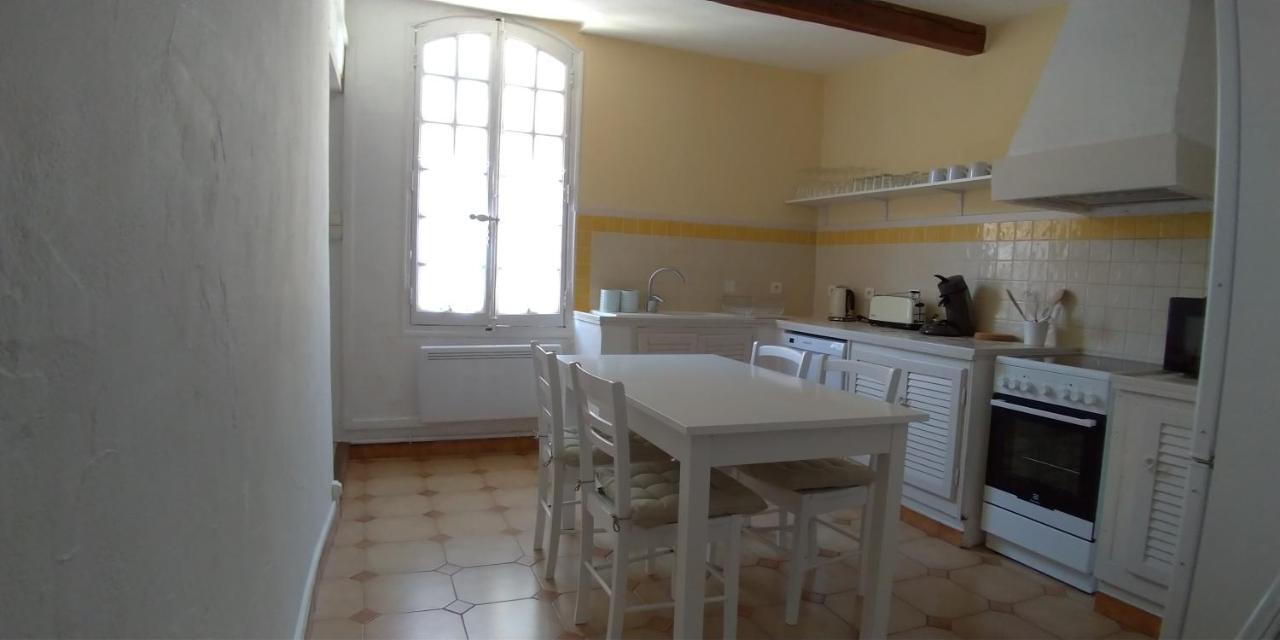 Aux Pieds Des Arenes Appartement Arles Buitenkant foto