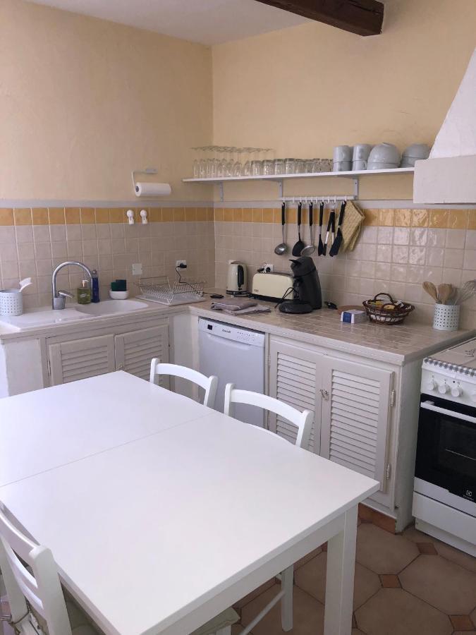 Aux Pieds Des Arenes Appartement Arles Buitenkant foto