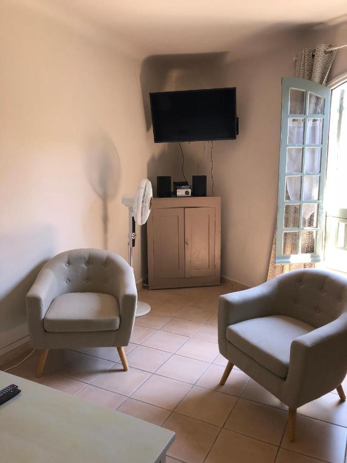 Aux Pieds Des Arenes Appartement Arles Buitenkant foto