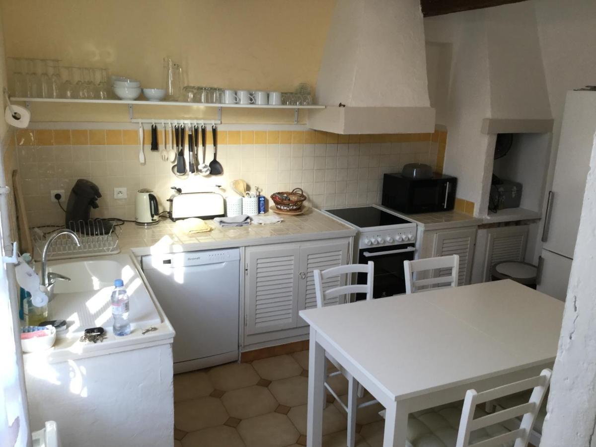 Aux Pieds Des Arenes Appartement Arles Buitenkant foto